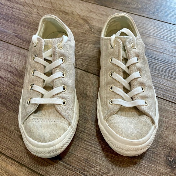 Converse Chuck Taylor All Star Egret Gold Metallic Low Rise - Size Youth 2 - Picture 2 of 7